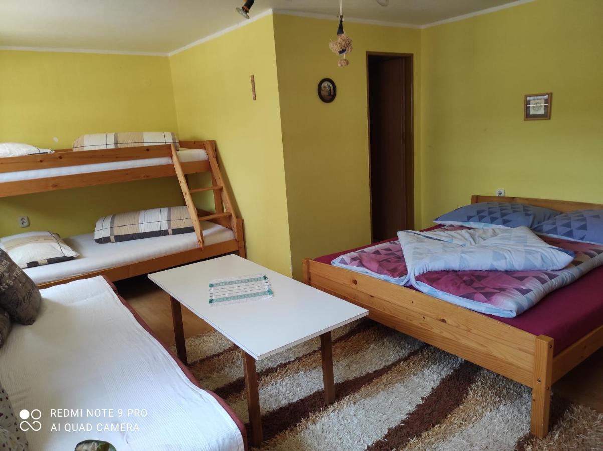 Privat Alma Apartment Nova Lesna Ngoại thất bức ảnh