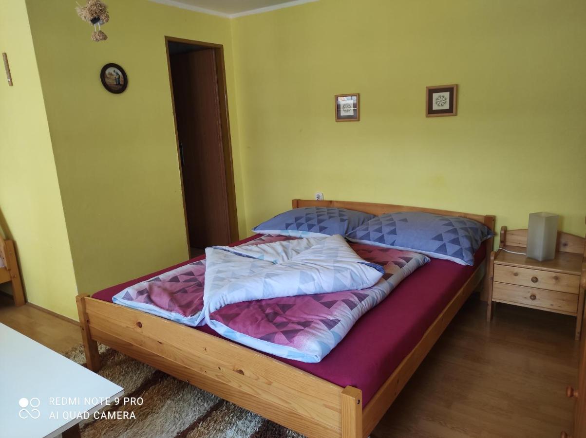 Privat Alma Apartment Nova Lesna Ngoại thất bức ảnh